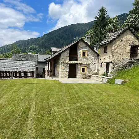Lauretta Chalet Varzo